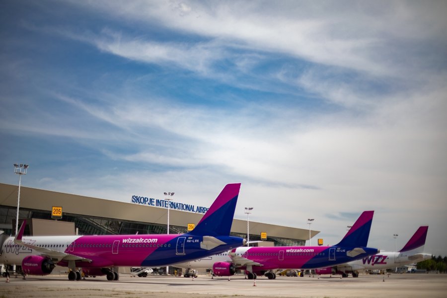 Arrestohet pasagjeri ‘problematik’ në aeroportin e Shkupit, tregoi agresivitet me punonjësit e policisë