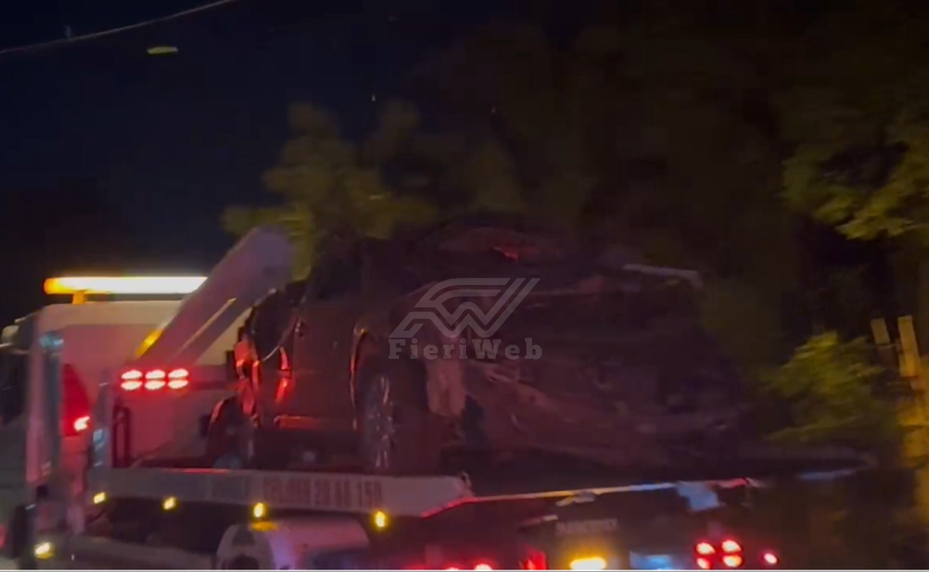 Automjeti i shkatërruar – Aksident i rëndë në Fier, tre të mitur përfundojnë në spital