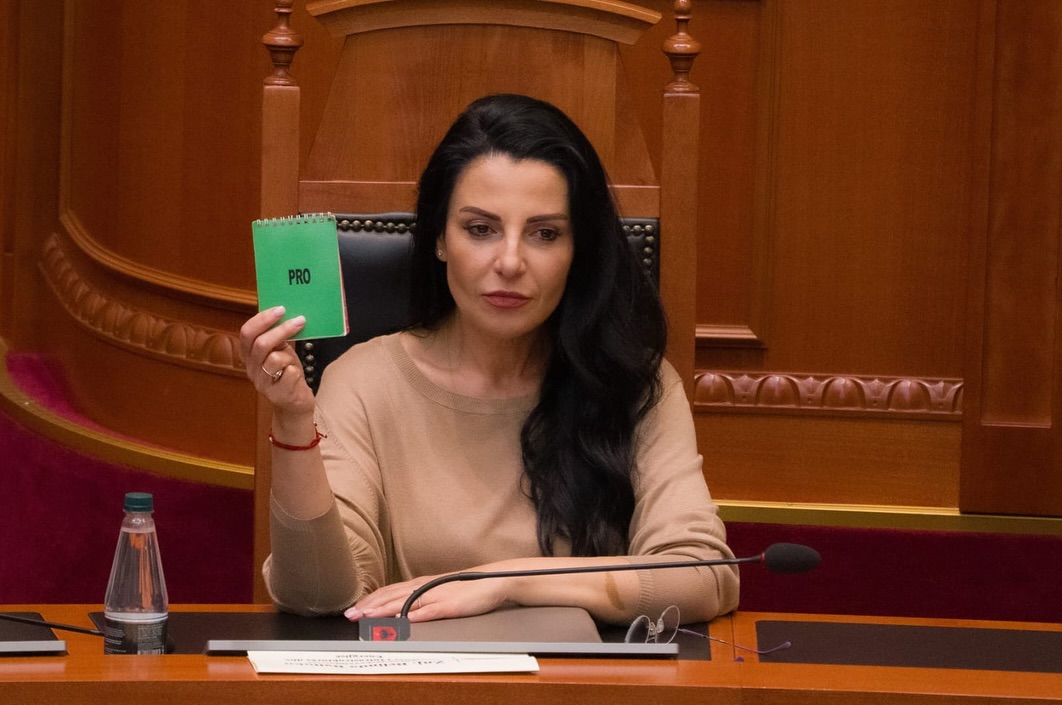 Belinda Balluku për marrëveshjen e huasë për projektin e qëndrueshmërisë së OSHEE