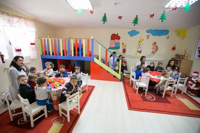 Beqiri: Nga 2 qershori, 4350 aplikime për regjistrime në çerdhe dhe kopshtet e Tiranës