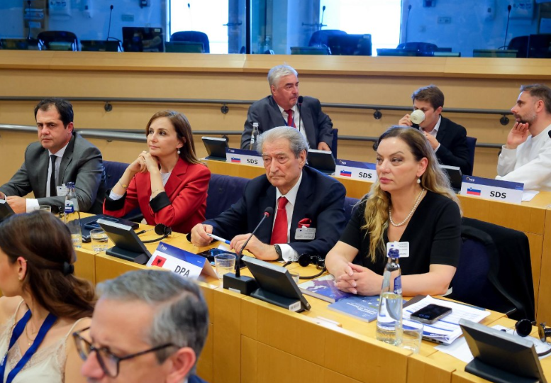 Berisha në Asamblenë e PPE: Rama dha 138 licenca për kultivim droge