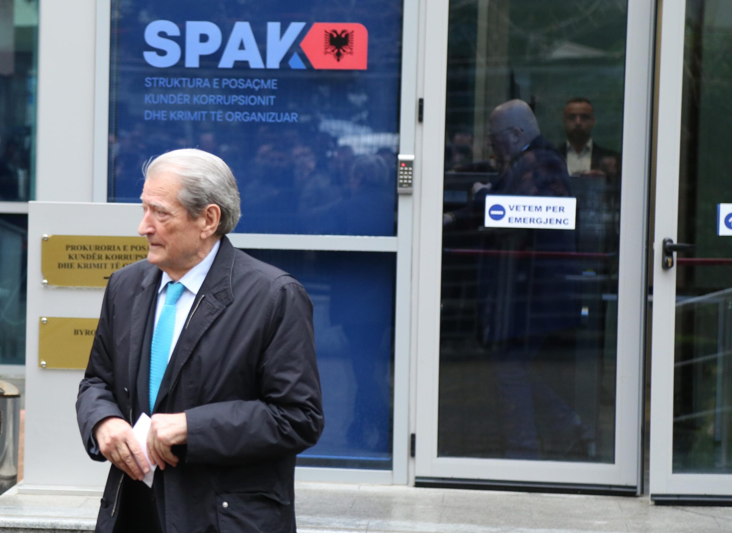 Berisha nuk shkon në gjyq/ Avokati: Dosja “Partizani” do zgjasë, ish-kryeministri do zvarrisë procesin