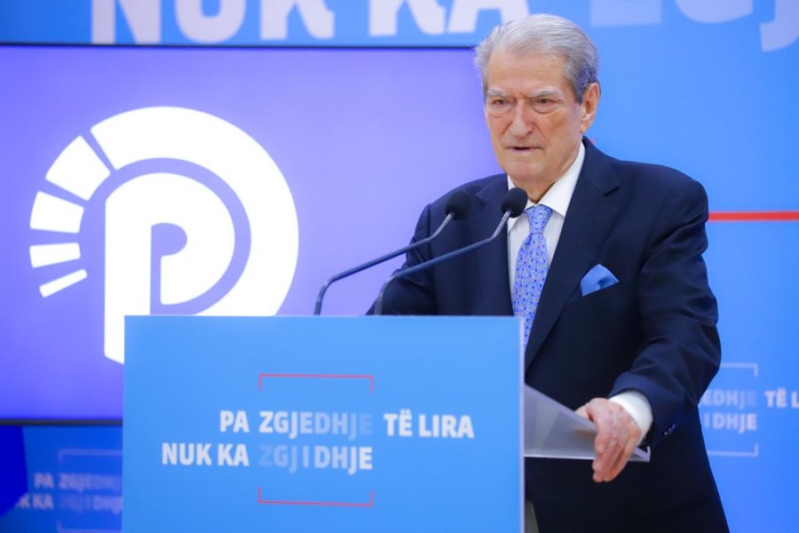 Berisha: Nxjerrja e një flete të plotësuar dhe të vulosur jashtë qendrës nuk mund të ketë kurrë asnjë arsye tjetër përveç Trenit Bullgar