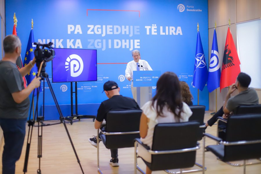 Berisha: Trump e shpalli Ballkanin një zonë të rrezikshme për shkak të Ramaduros dhe karteleve të tij