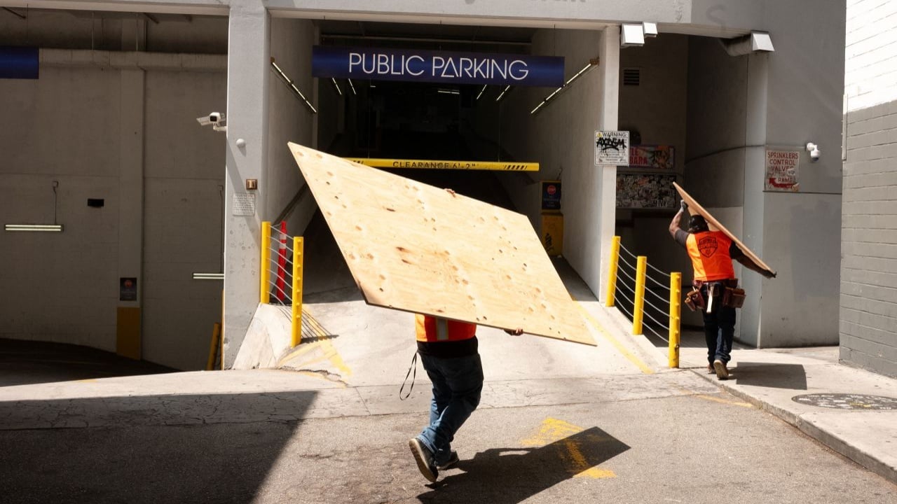 Bizneset në qendër të Los Angelesit vuajnë pasojat e protestave masive, frikë nga bastisjet e dhunshme