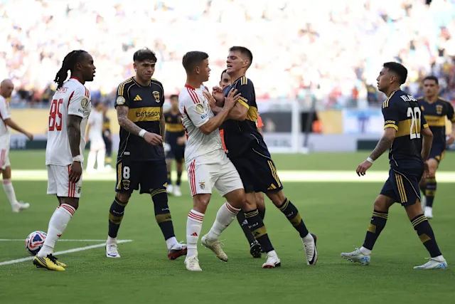 Botërori për Klube / Boca Juniors barazon me Benfica, jepen edhe dy kartonë të kuq