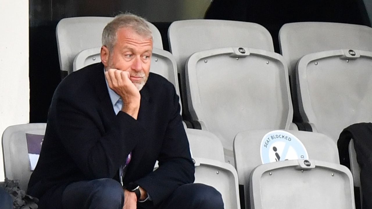 Britania kërcënon Abramoviç! 2.5 miliardë sterlinat e shitjes së Chelsea janë bllokuar për të ndihmuar Ukrainën