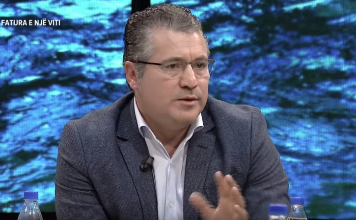 Bumerangu ndodhet brenda kutive