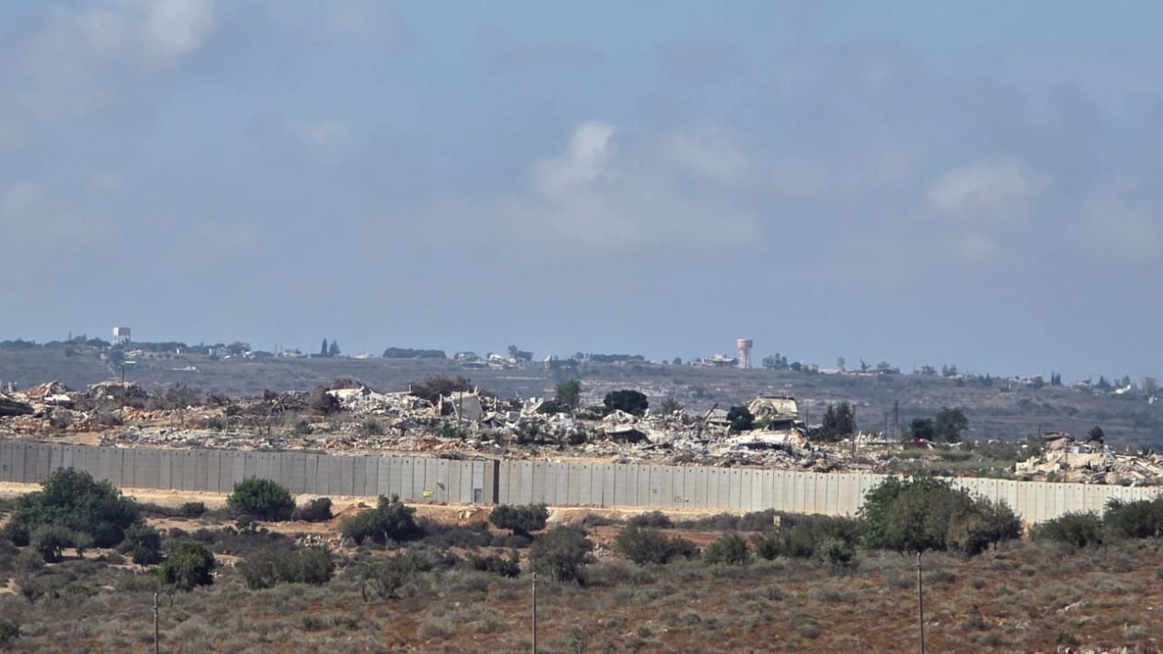 “Çdo gjë është shkatërruar, shtëpitë janë rrafshuar”/ Gazetari i Top Channel sjell pamjet nga kufiri me Libanin