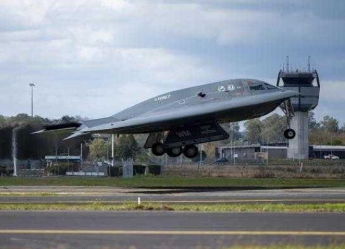 Çfarë janë bombarduesit amerikanë B2, avionët që transportojnë ‘superbombën’ që përdoret për të shkatërruar bunkerë në thellësi të mëdha