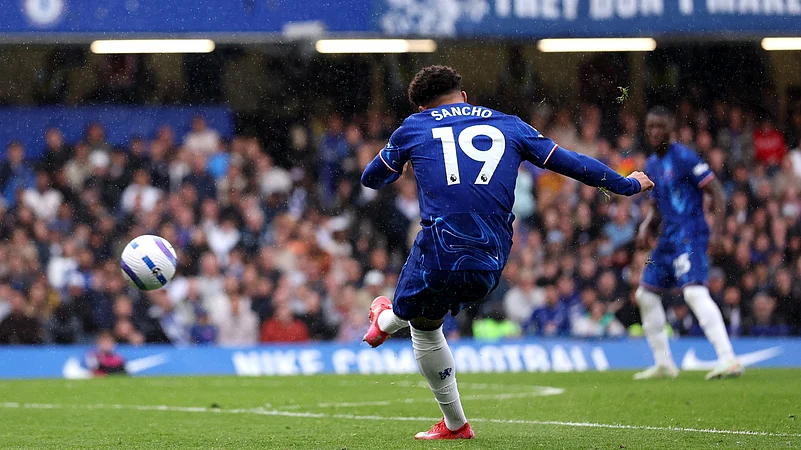 Chelsea paguan 6 milionë euro gjobë dhe lë të lirë sulmuesin, rikthehet në Old Trafford