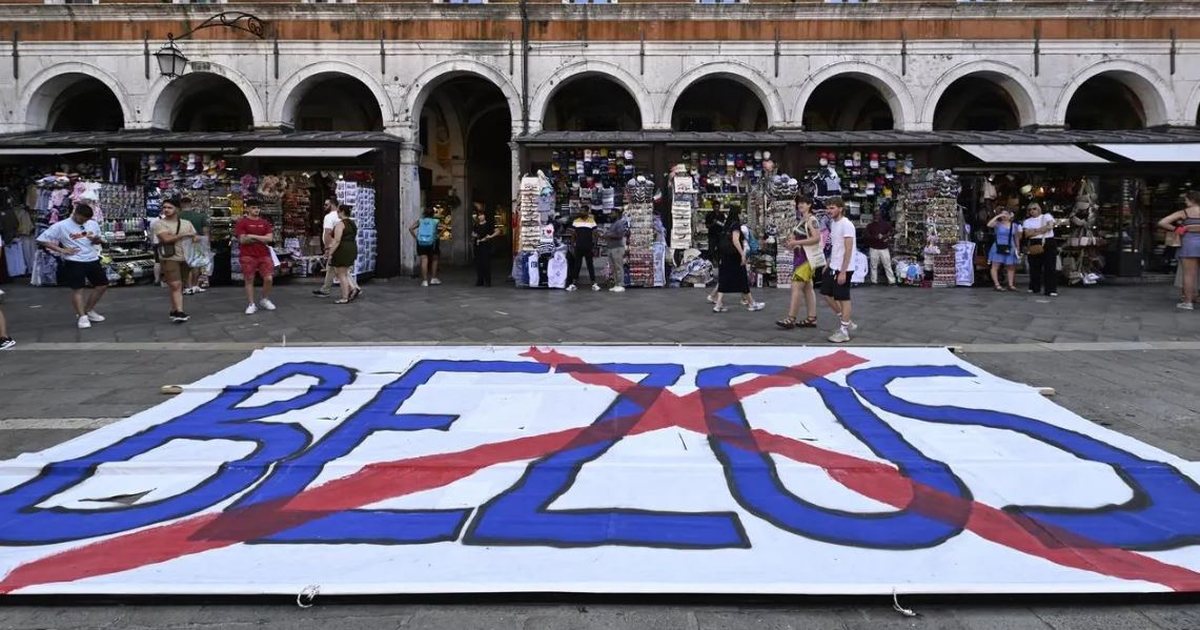 Dasma po afrohet! Venecianët protestojnë kundër Jeff Bezos: Nuk do e lejojmë!