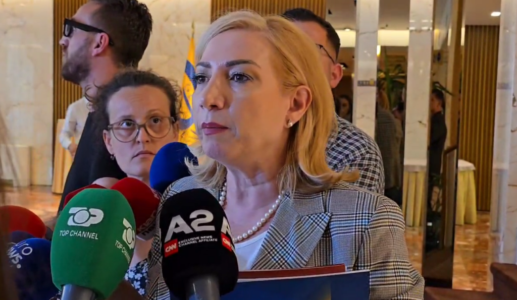 Debati për pagat e gjyqtarëve/ Holta Zaçaj: Kritikat janë kufiri, nuk pranojmë presione!