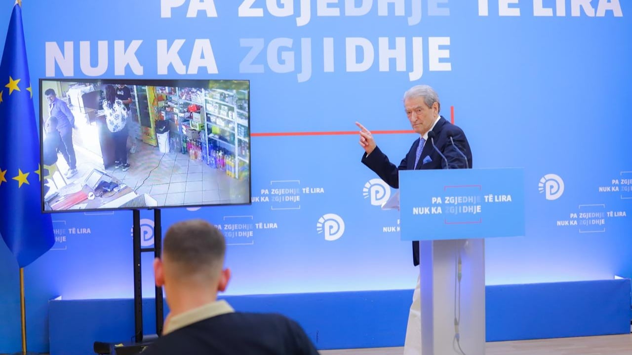 Denoncimi i Berishës: Në një fshat të Elbasanit u aplikua treni bullgar, nuk i gjykoj dot komisionerët e PD