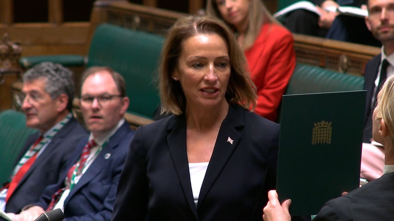 Deputetja bën thirrje për ndalimin e burkës në Britani, si reagoi Keir Starmer