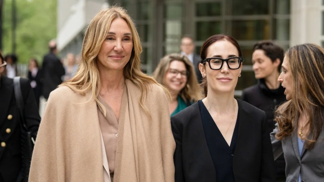 Detyronin vajzat të kryenin marrëdhënie me investitorë, drejtuesit e një kompani të “meditimit seksual” shpallen fajtore në gjyqin për punë të detyruar