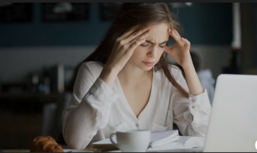 Dhimbja e kokës mund të jetë një shenjë paralajmëruese e diabetit: Ja çfarë duhet të dini