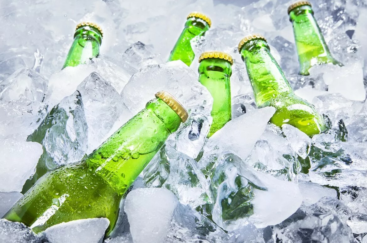 Ditët e nxehta të verës, zbuloni cilat dhe pije alkoolike nuk duhen futur në frigorifer