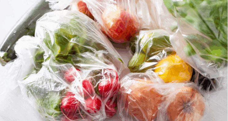 Duken të shëndetshme, por janë të rrezikshme! Perimet në qese mund t’ju sëmurin