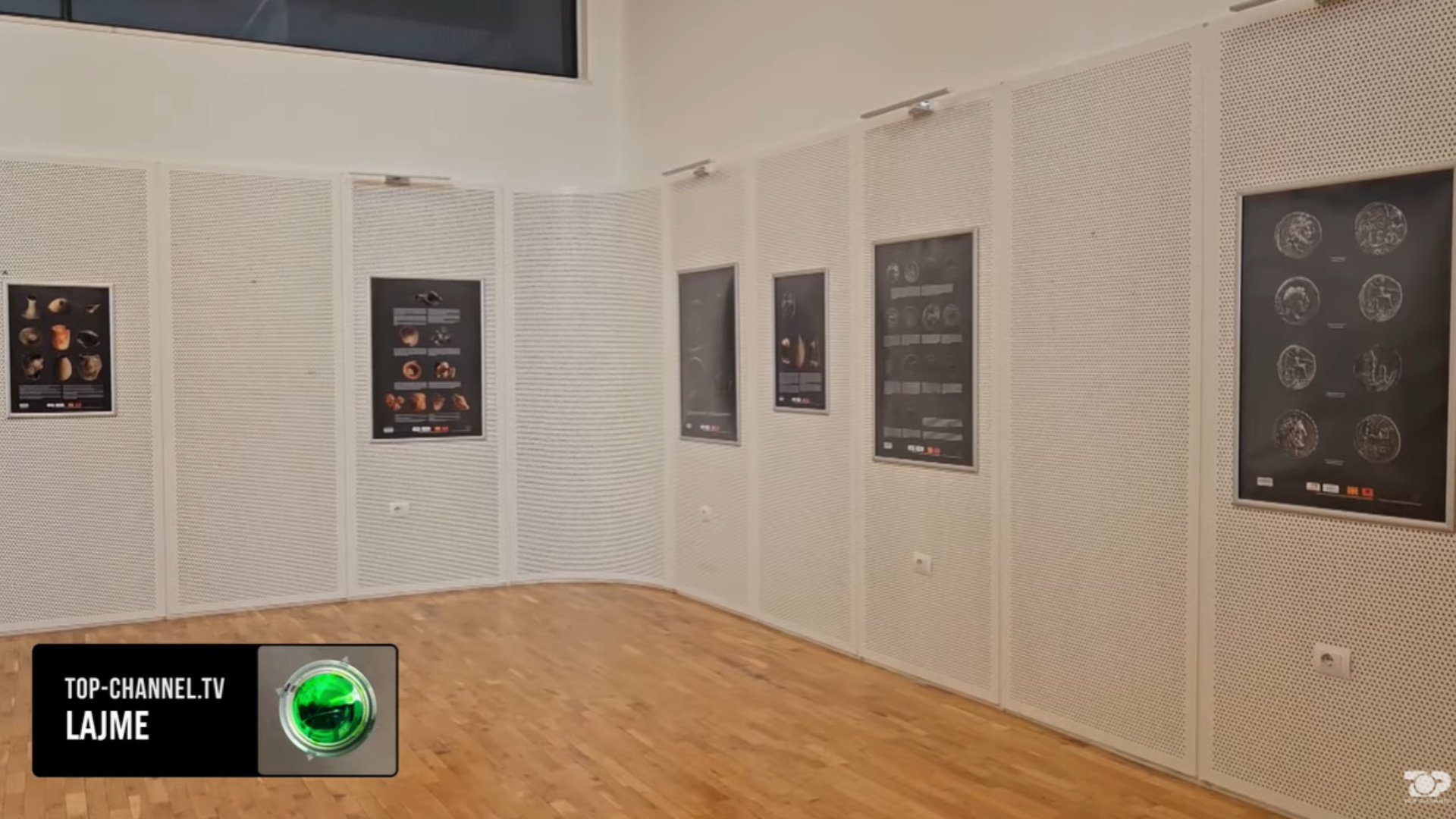 Ekspozita për Ballkanin/ Hapet në Korçë me fotot e zbulimeve të bëra në Gradishtë, hedhin dritë mbi historinë e rajonit