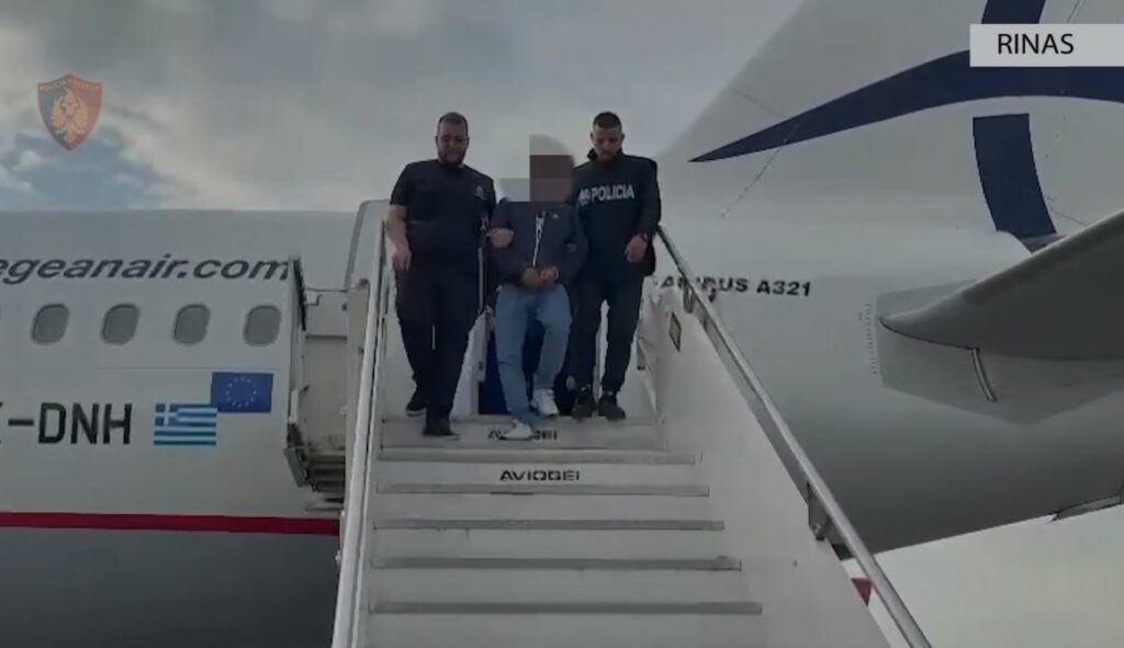 Ekstradohen sot nga Dubai 3 të shumëkërkuar nga autoritetet shqiptare