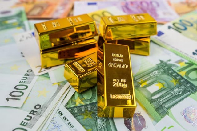 Euro në rënie, ari në rritje, ndryshim historik në financat botërore