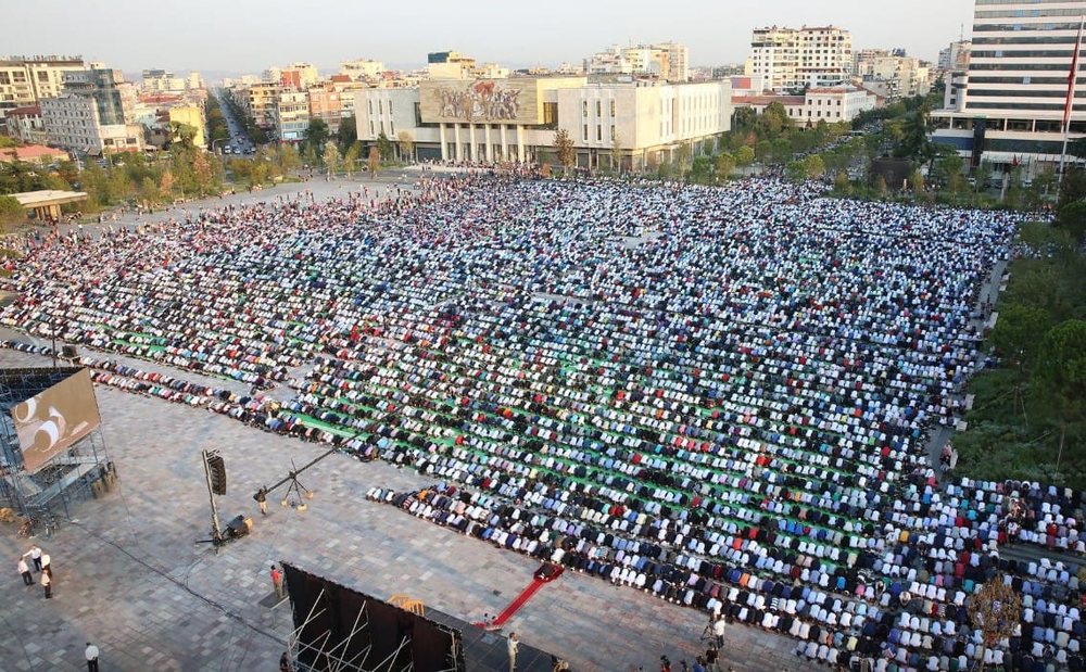 Falja e Kurban Bajramit jo në Sheshin “Skënderbej”, por në Bulevardin “Dëshmorët e Kombit”, KMSH publikon agjendën