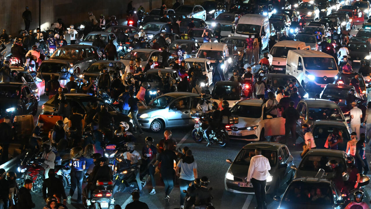 Foto nga Parisi që u dogj nga fansat e PSG