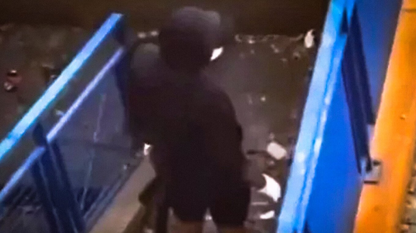 Gjashtë të plagosur, mes tyre katër të mitur, pas të shtënave me armë në një lagje të Francës