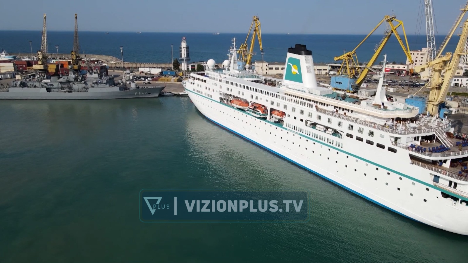 Gjermanët “pushtojnë” Durrësin, krocera me 463 turistë ankorohet në port