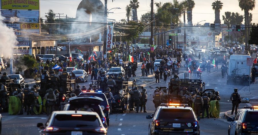 Gjykata federale në krah të Trump për tarifat, protestat pro emigracionit përhapen në 10 qytete