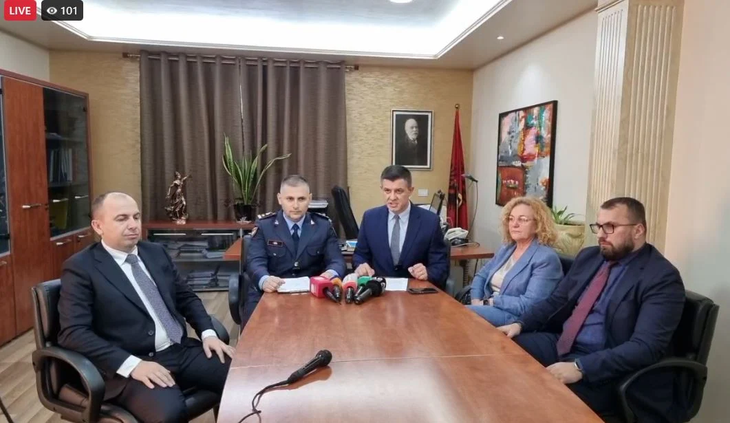 Goditet grupi kriminal i trafikut të armëve dhe drogës në Fier, arrestohen 4 persona (Emrat)