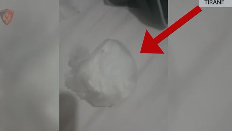 Goditet një rast i shpërndarjes së drogave të forta në Tiranë, arrestohet 25-vjeçari