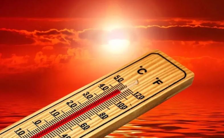 I nxehti ekstrem mbërthen Shqipërinë, Ministrja e Shëndetësisë jep këshilla si të përballoni të nxehtin