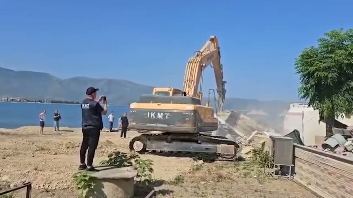 IKMT vijon aksionet në Vlorë, shembje objektesh në Rradhimë dhe Orikum ‘për t’i hapur rrugë’ Lungomares