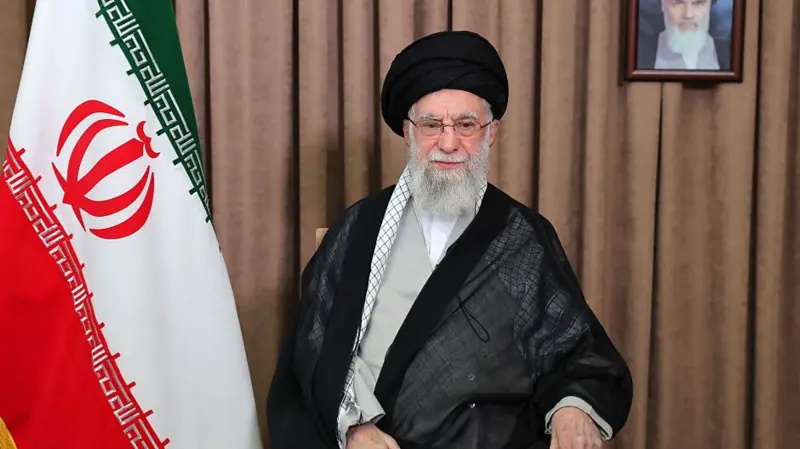 “Irani i dha një ‘shuplakë’ të fortë Amerikës”, Khamenei: Fjala “dorëzim” nuk është në fjalorin tonë