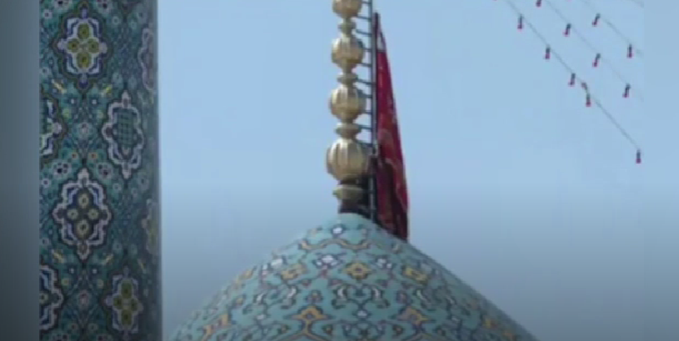 Irani ngre flamurin e kuq në xhaminë kryesore, mesazhi që jep
