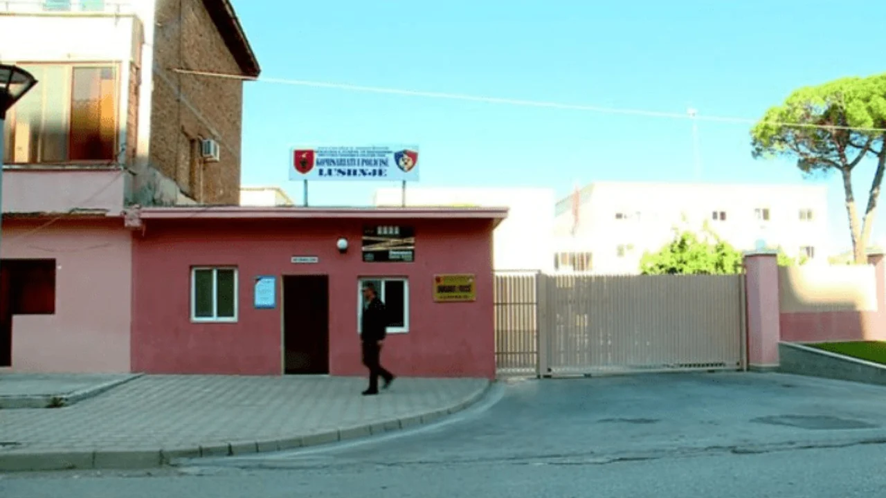 Iu mori dy personave shuma parash me anë të mashtrimit për përfaqësim ligjor, shpallet në kërkim avokatja në Lushnjë