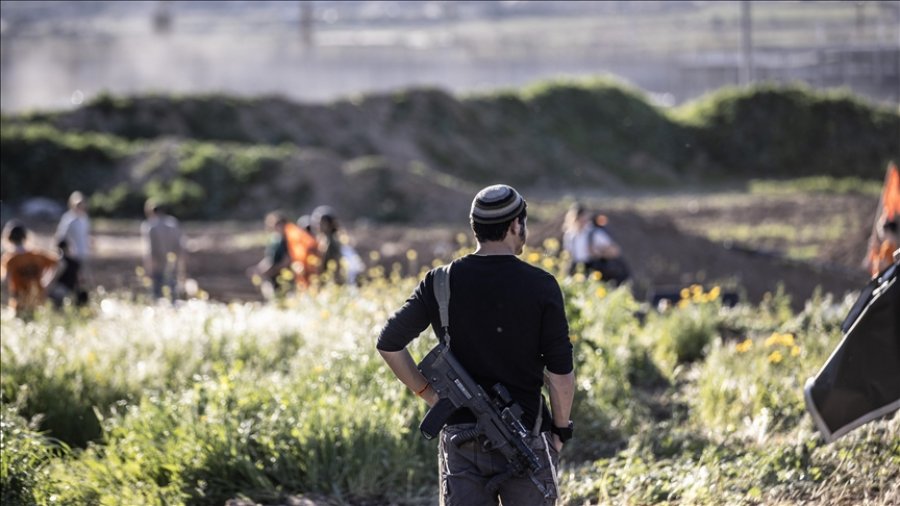 Izraeli rikthen të evakuuarit nga vendbanimet kufitare të Gazës. Familjet e pengjeve: E kuptimtë të vazhdojë lufta!