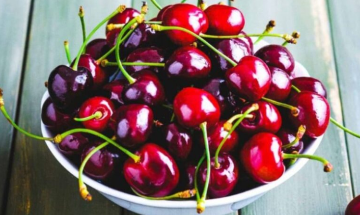 Ja pse duhet të hani qershi para gjumit