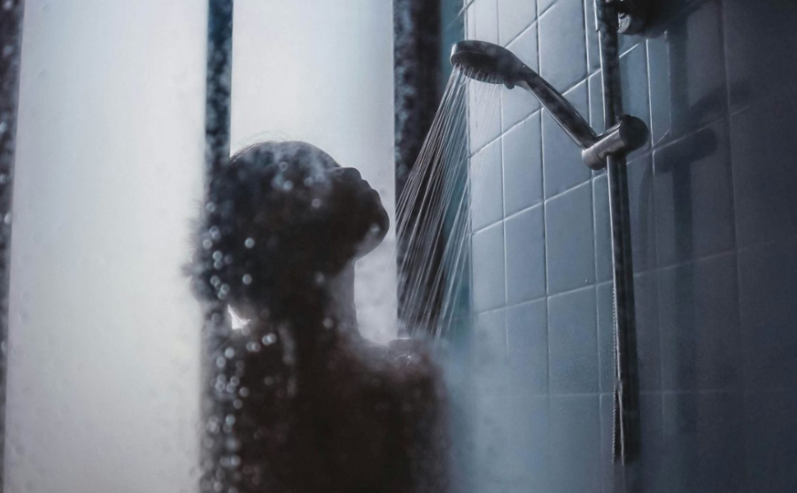 Ja se sa herë duhet të bëni dush përgjatë gjithë javës, sipas dermatologes