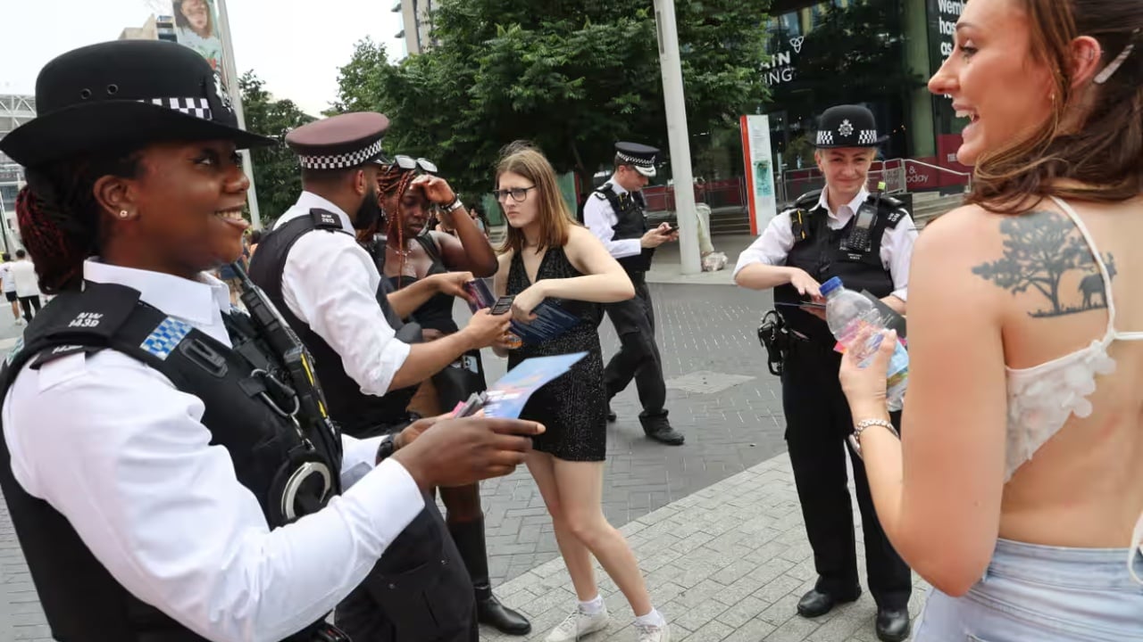 “Jemi këtu për të dalluar burrat grabitqarë”/ Policia britanike patrullon koncertin e Dua Lipës në Wembley për të mbrojtur gratë 