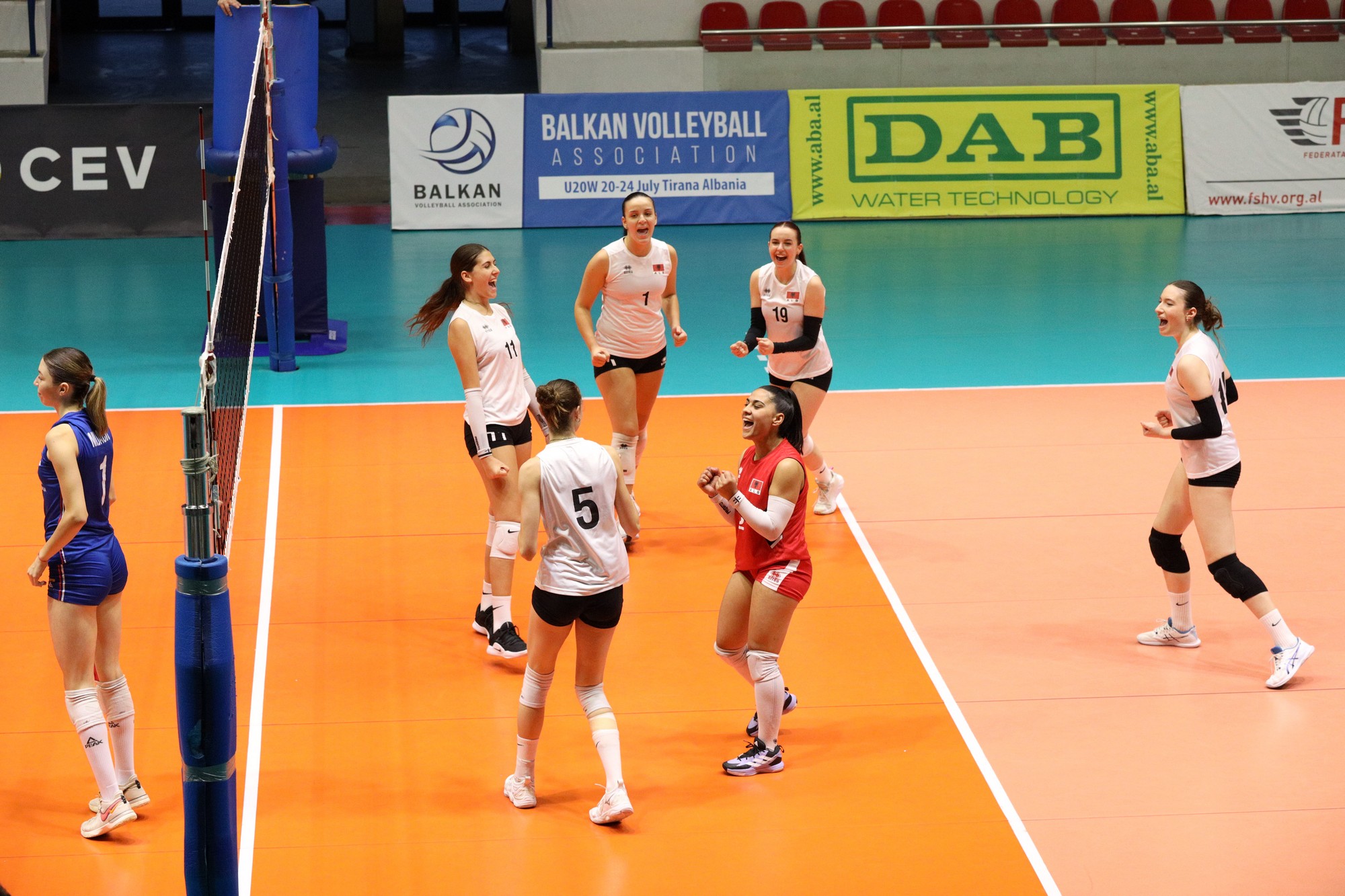 Kampionati Ballkanik U-19 i volejbollit në Tiranë, tetë skuadra në garë për titullin