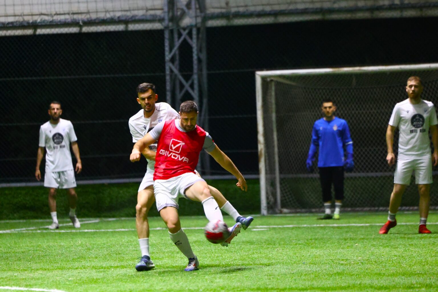 Kampionati i futbollit 5×5/ Drini Sport mund Art-Inox në finale dhe fiton titullin kampion