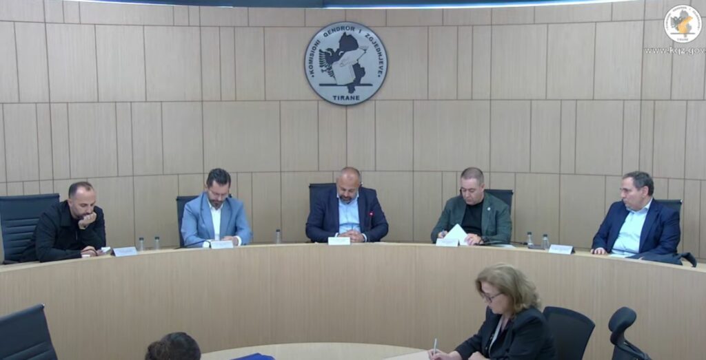 KAS rrëzon kërkesën e PD-së për përjashtimin e Rusmajlit