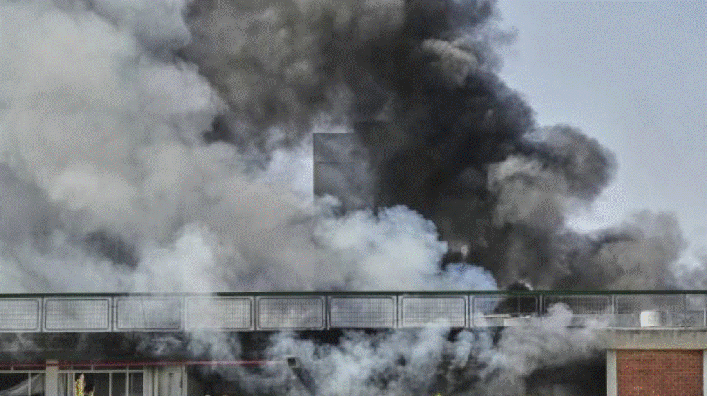 Katari mbyll hapësirën ajrore pas paralajmërimeve nga SHBA dhe Mbretëria e Bashkuar
