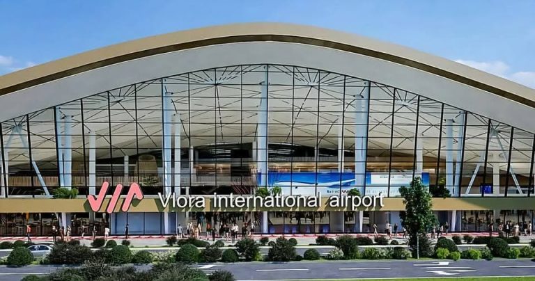 Kathimerini: Aeroporti i Vlorës gati për hapje, hotel luksoz nga dhëndri i Trump