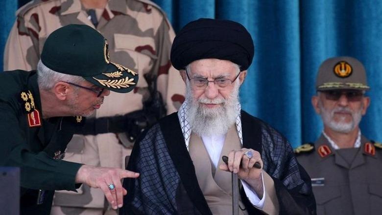 Kërcënimi: 007 amerikane i dërguan SMS Khameneit me koordinatat e vendstrehimit të tij