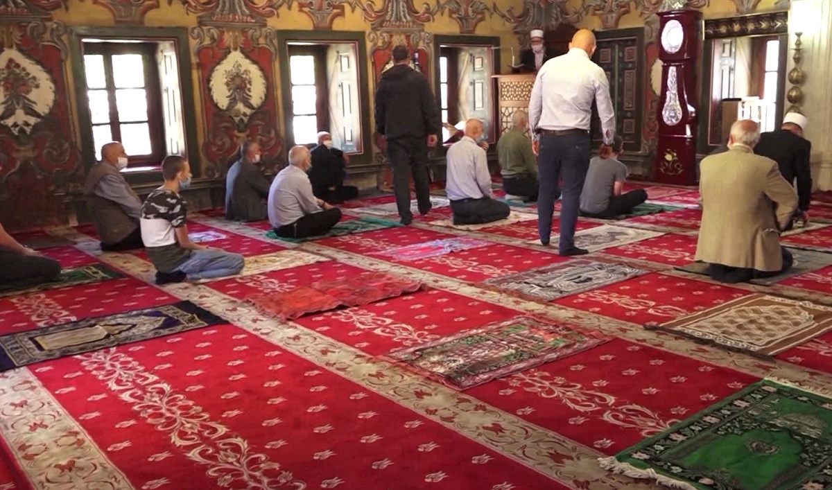 Kërkuan 2 orë pushim të premteve për punonjësit myslimanë, PS rrëzon kërkesën e PD