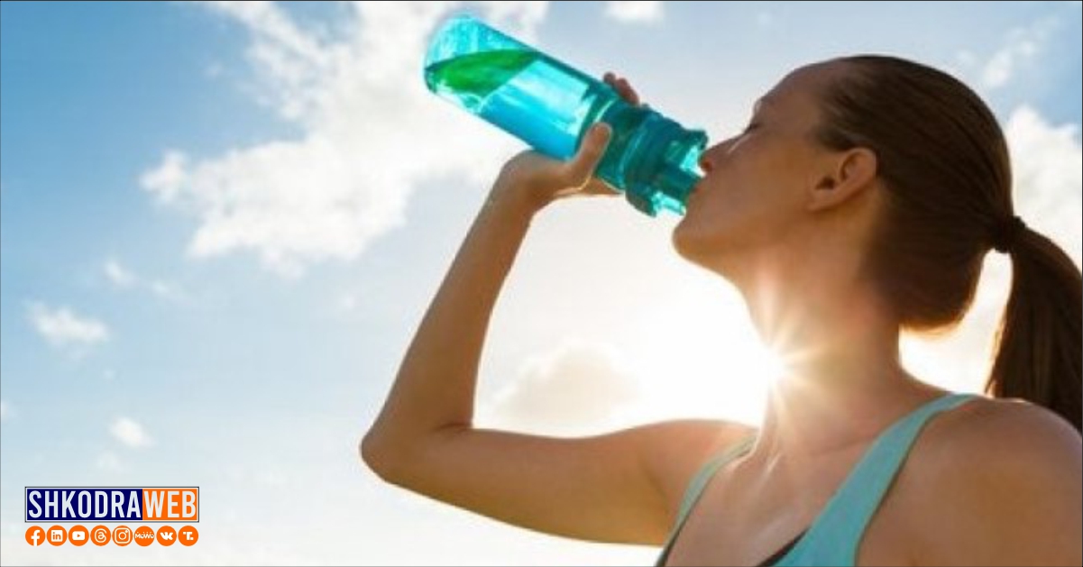 KËSHILLA TË VLEFSHME – “Konsumoni ushqime të lehta”, vala e të nxehtit, Ministria e Shendetësisë apelon qytetarët